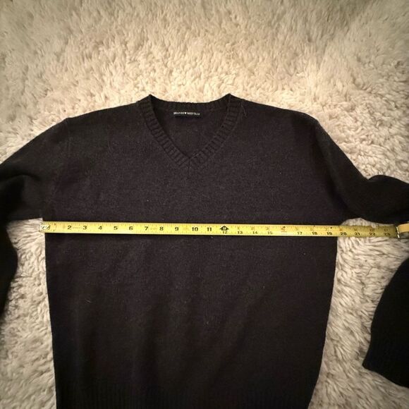 Brandy Melville Gray V-Neck Sweater Great Condition Non Smoking One Size - Picture 9 of 10